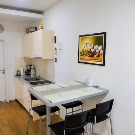 F12 Apartments ซาเกร็บ ภายนอก รูปภาพ