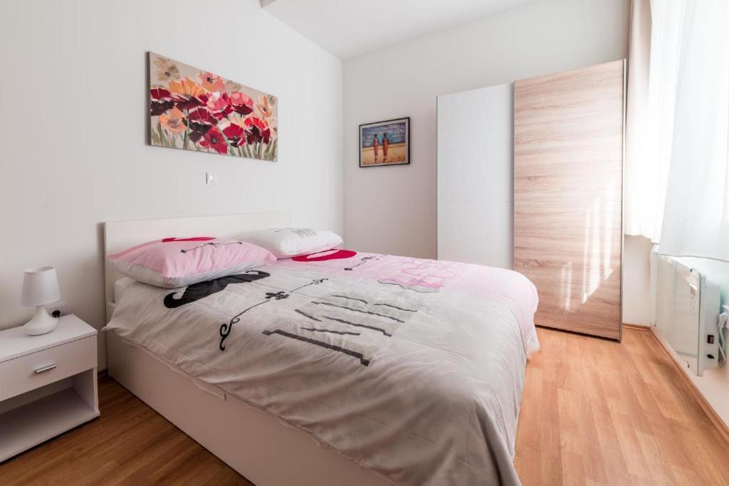 F12 Apartments ซาเกร็บ ภายนอก รูปภาพ